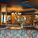 Otel Amber Springs 4*