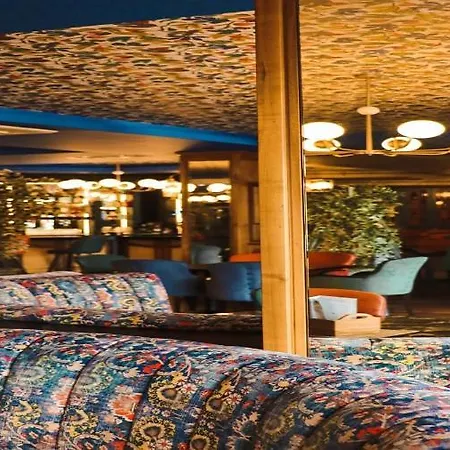 Hotel Amber Springs 4*