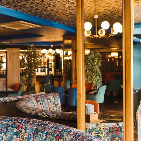 Hotel Amber Springs 4*