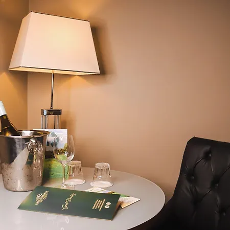 Hotel Amber Springs 4*