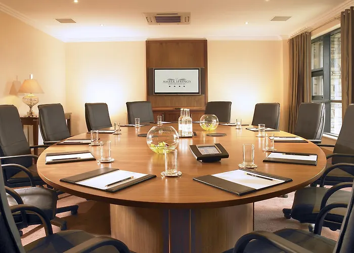 Отель Amber Springs 4*