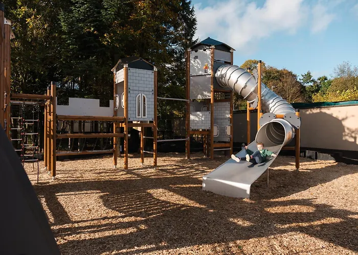 Amber Springs Отель Гори