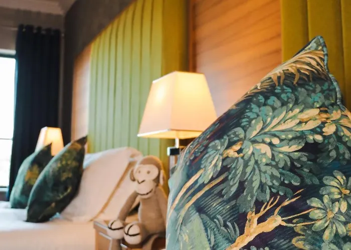 Hotel Amber Springs 4*